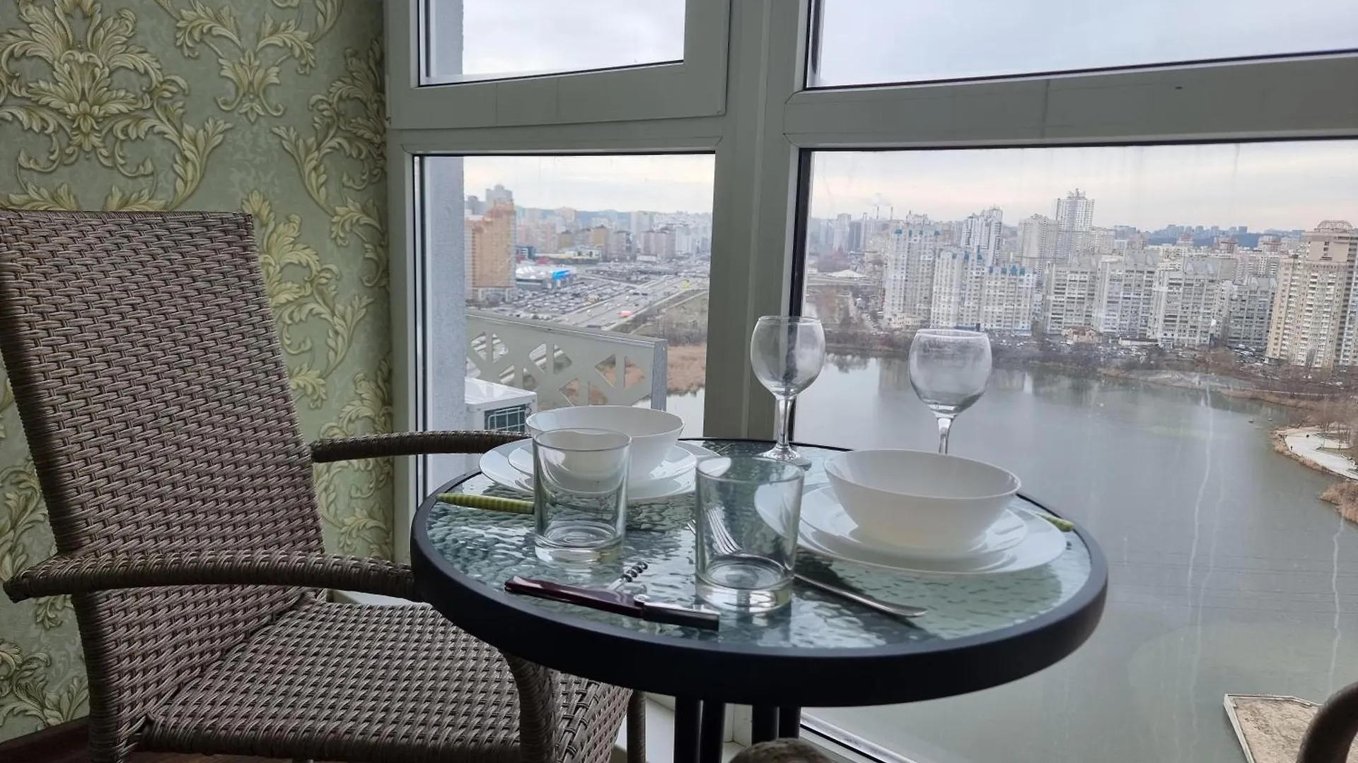 Apartman Панорамний Краєвид На Озеро! Поруч З Метро!