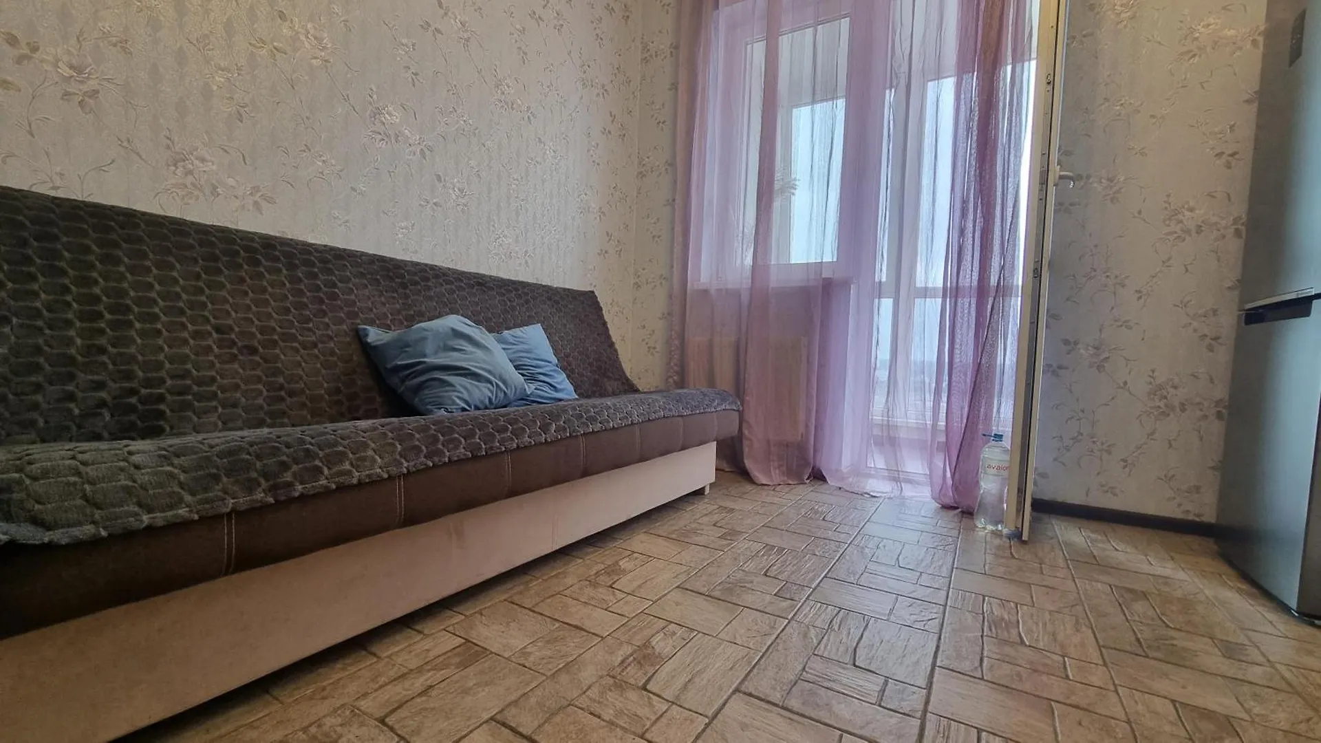 شقة 84 13 Неflat كييف 0*,
